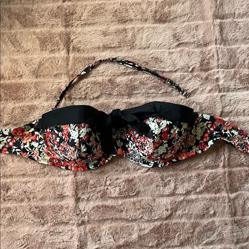 White House Black Market Floral Bikini Top with Black Bow size M